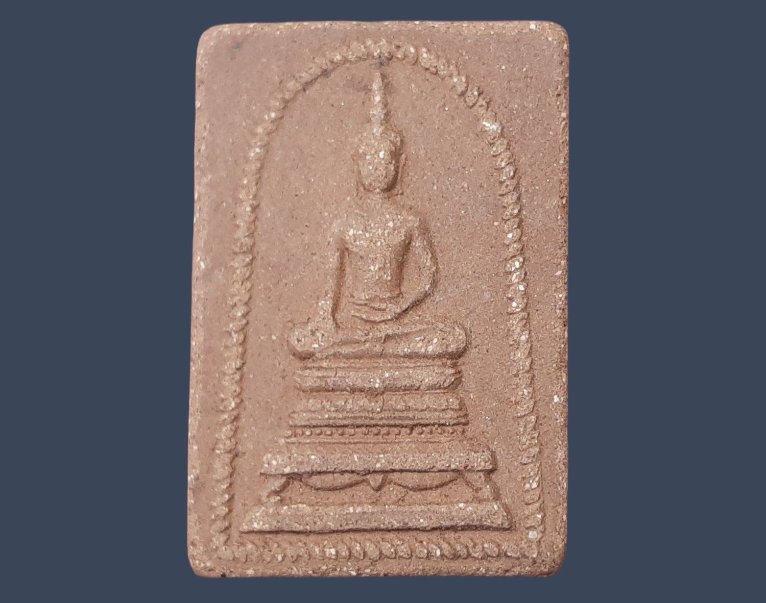 พระเจ้าใหญ่ วัดกลางอุดมเวทย์ ร้อยเอ็ด พระมหาธาตุ ปี 2538 เนื้อผงผสมว่าน