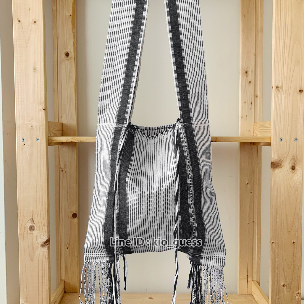 กระเป๋าย่าม ขายย่ามราคาถูก ย่ามกะเหรี่ยง ย่ามชาวเขา ขายย่ามชาวเขา กระเป๋าสะพายข้าง กระเป๋าแฮนด์เมด ของฝากญาติผู้ใหญ่ ย่ามพระ ราคาถูก ลดราคาพิเศษ