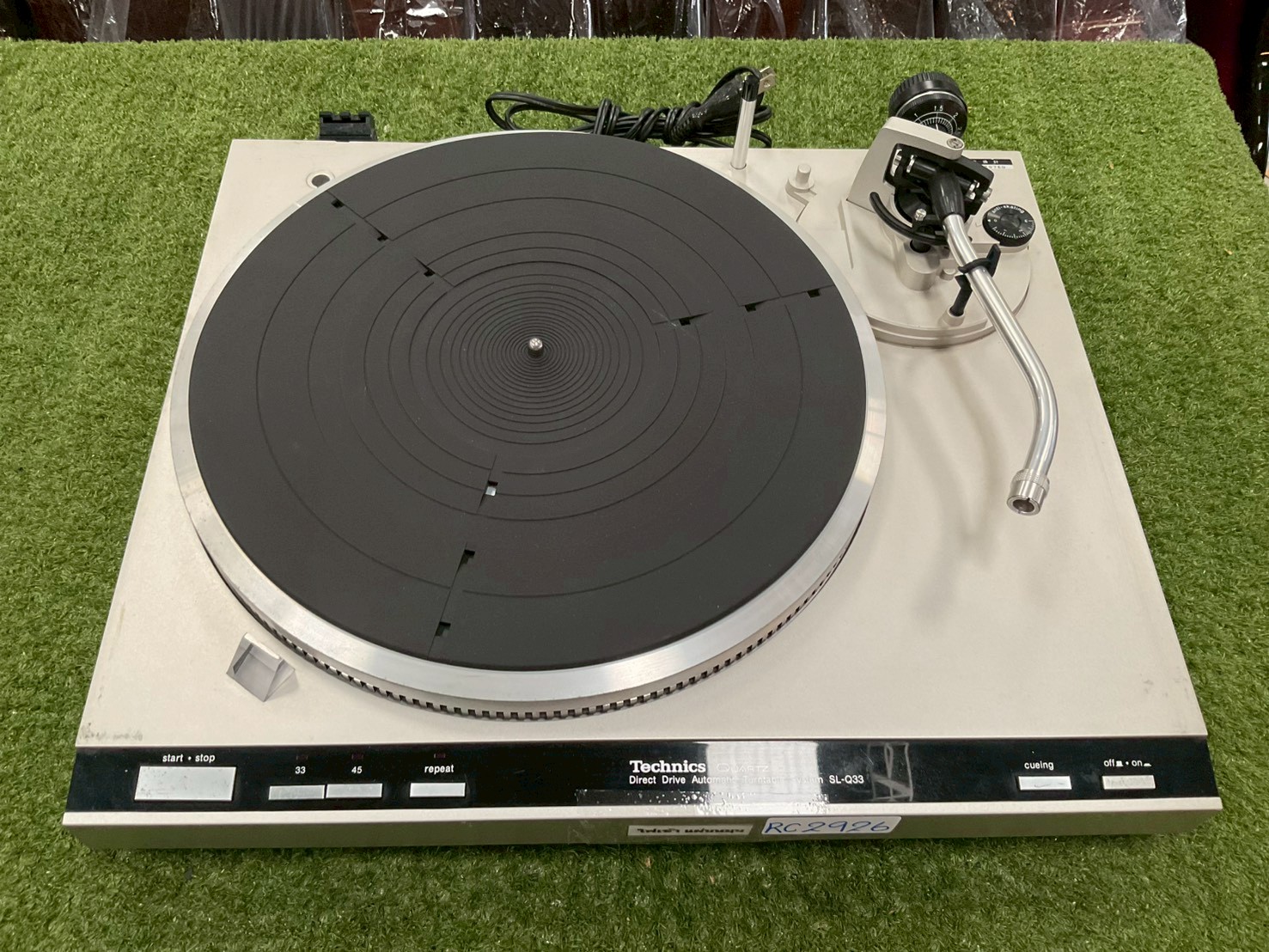 เครื่องเล่นแผ่นเสียง Technics : SL-Q33
