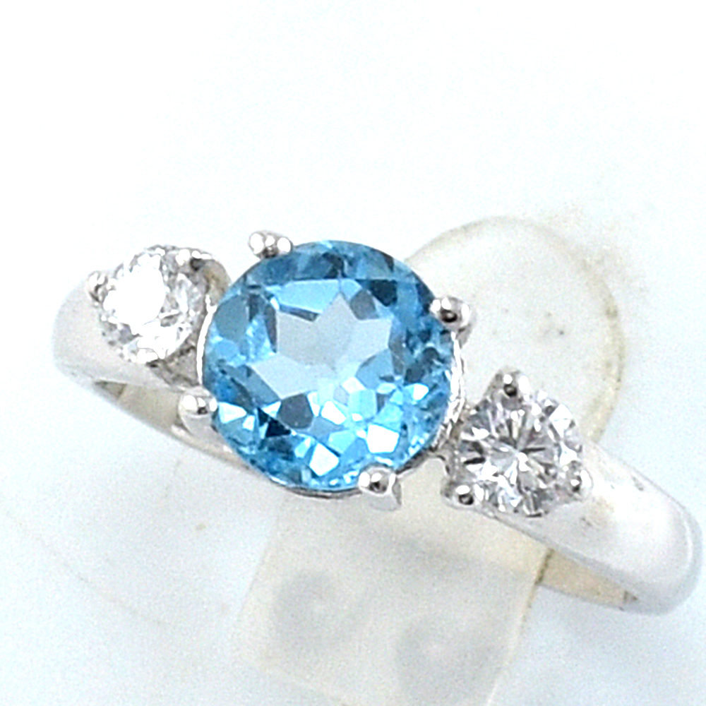 แหวนเงินแท้ราคาถูกชุบทองคำขาว สวิสบลูโทปาซแท้ 1.55 กะรัต เพชรCZ 0.030 กะรัต งานประณีตสวยงาม สั่งผลิตค่ะ