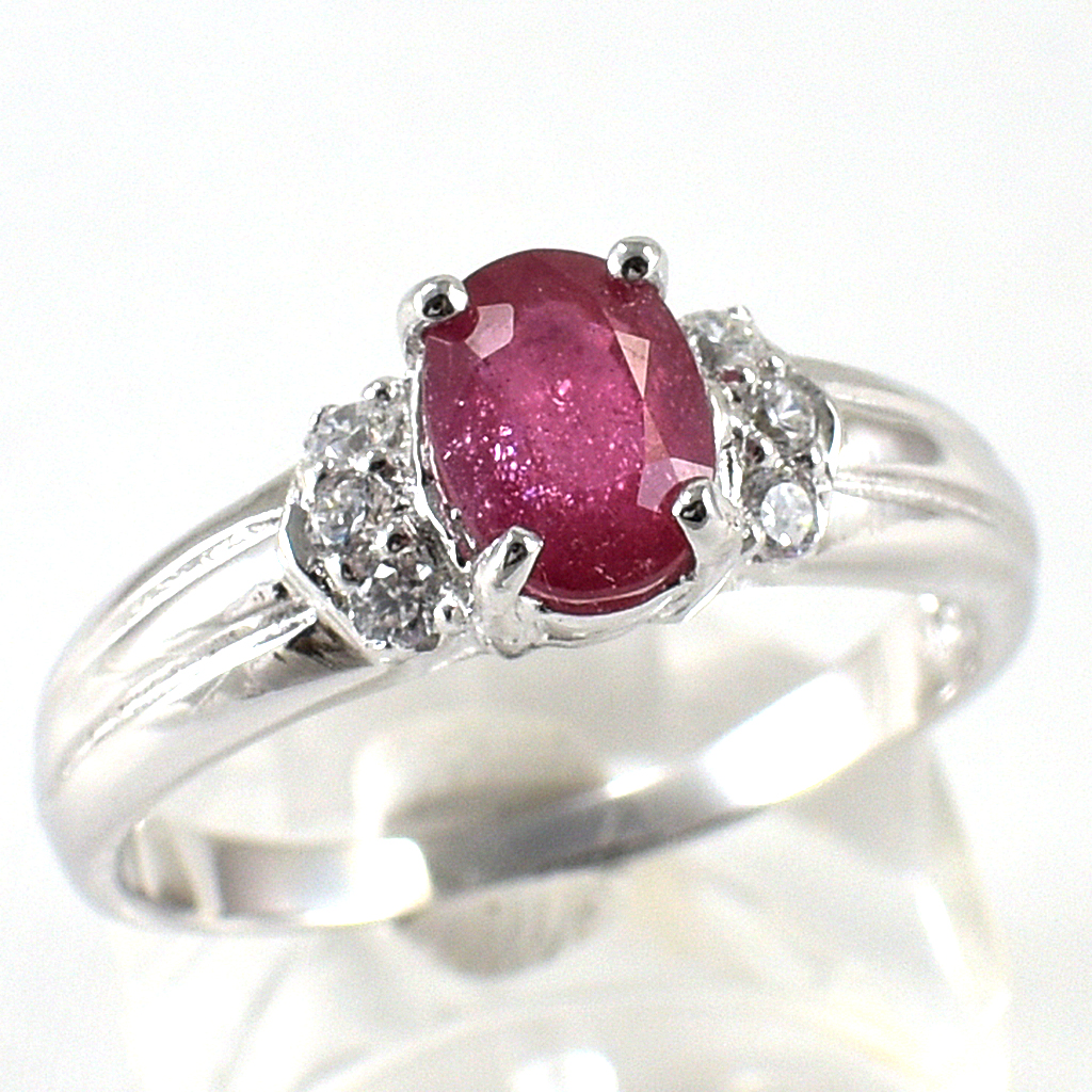 แหวนเงินแท้ราคาถูกชุบทองคำขาว ทับทิมแท้ 0.95 กะรัต เพชรCZ 0.11 กะรัต งานประณีตสวยงาม สั่งผลิตค่ะ