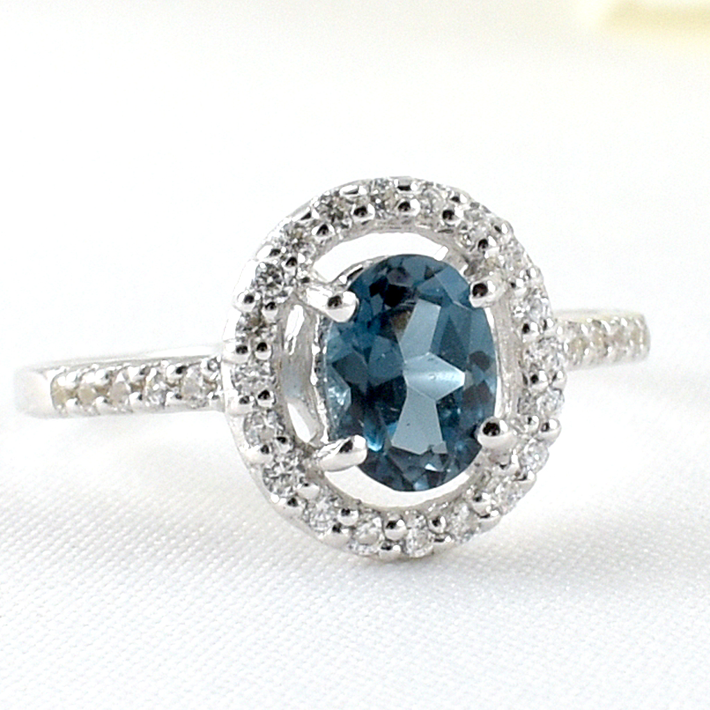 แหวนเงินแท้ราคาถูกชุบทองคำขาว ลอนดอนบลูโทปาซแท้ 0.95 กะรัต เพชรCZ 0.30 กะรัต งานประณีตสวยงาม สั่งผลิตค่ะ