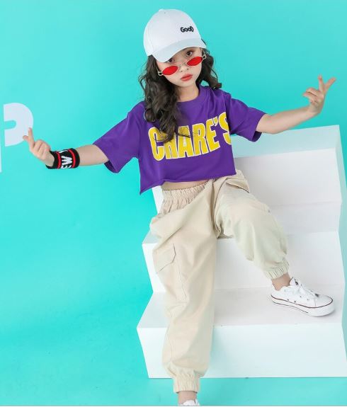 พร้อมส่ง ชุดเต้น แขนสั้น Chare' พร้อม กางเกงคาร์โก้ สีครีม