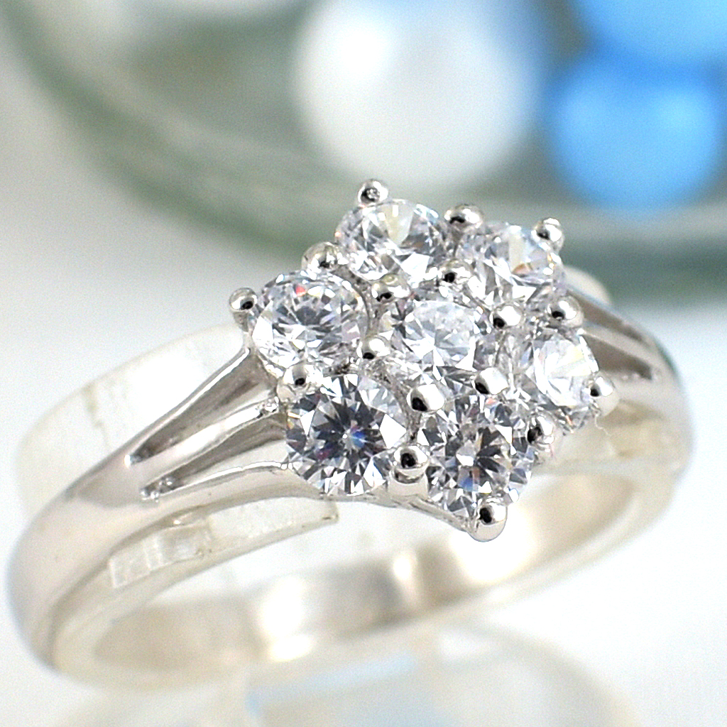 แหวนเงินแท้ราคาถูกชุบทองคำขาว เพชรCZแท้ 0.70 กะรัต งานประณีตสวยงาม สั่งผลิตค่ะ