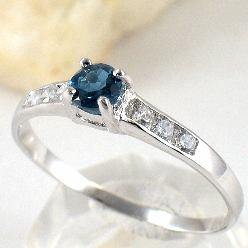 แหวนเงินแท้ราคาถูกชุบทองคำขาว ลอนดอนบลูโทปาซแท้ 0.35 กะรัต งานประณีตสวยงาม สั่งผลิตค่ะ