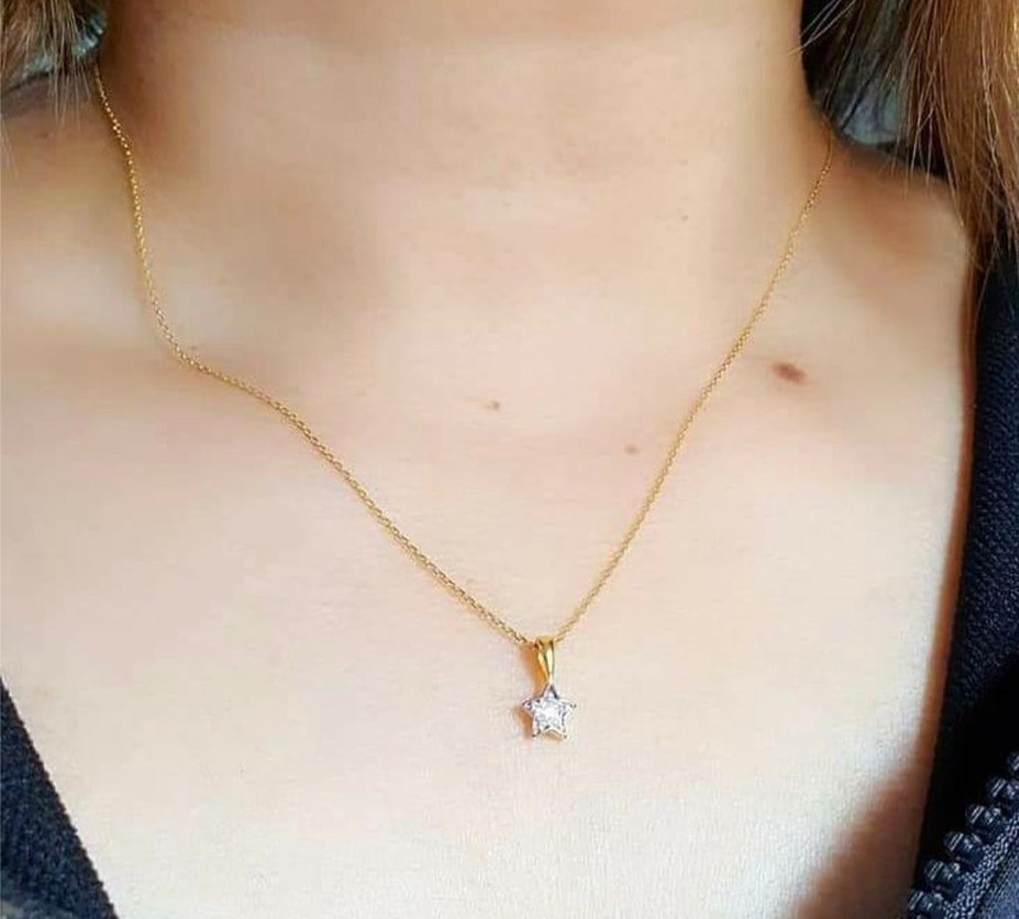 พร้อมส่งและสั่งผลิตจี้เพชรรูปดาว ใส่เที่ยว ออกงาน ทองคำ 9K เพชรกุหลาบแท้ 0.03 กะรัต ไม่รวมสร้อย ราคาถูกมาก ส่งฟรี