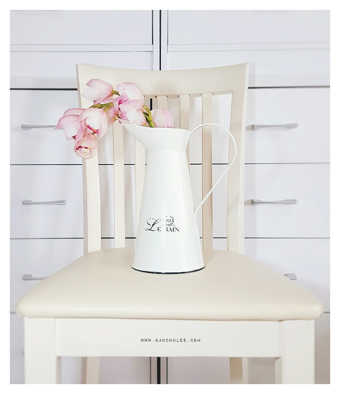 Shabby Chic Enamel Vase แจกันอีนาเมล สีขาว ทรงเหยือก