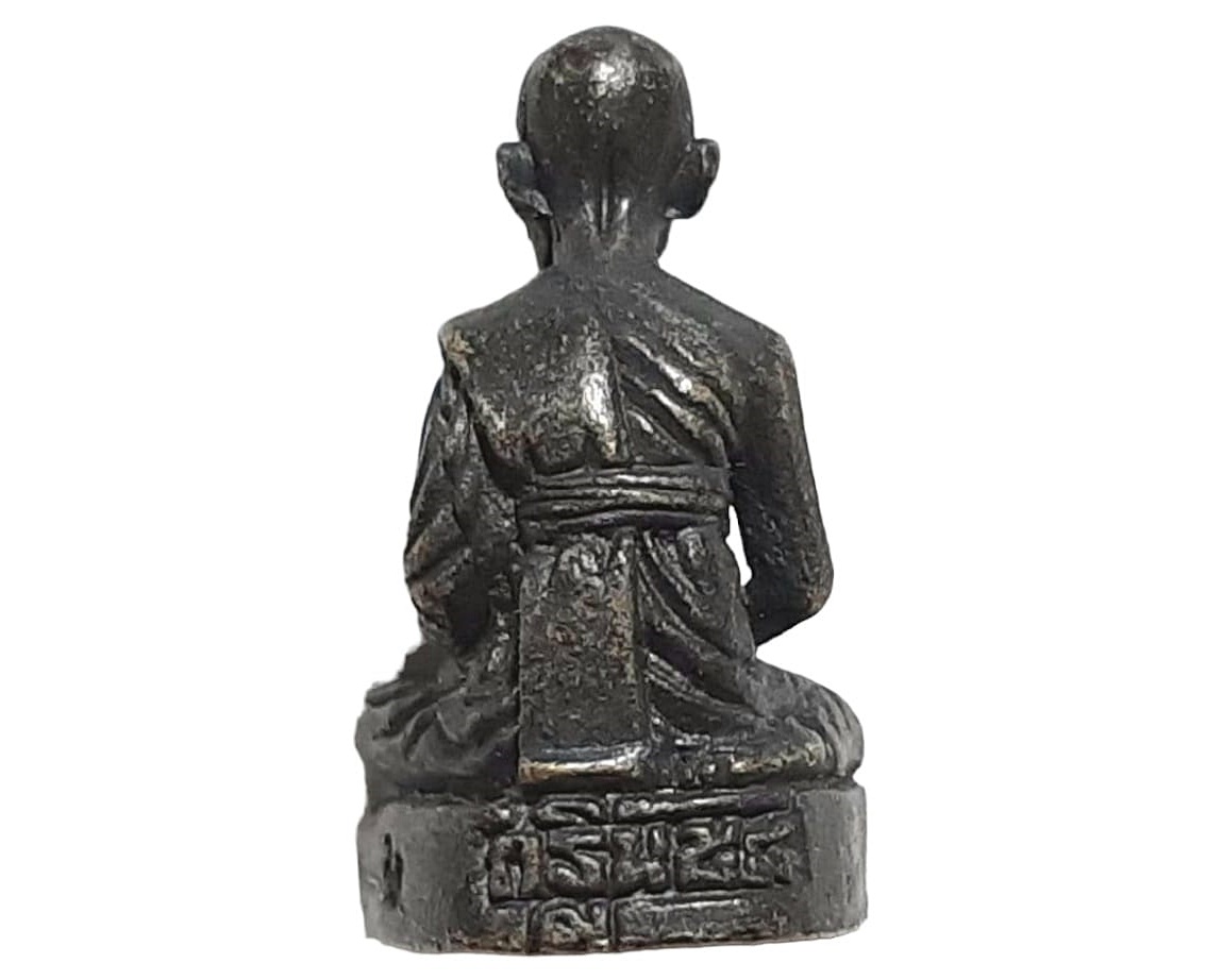 รูปเหมือนหล่อ หลวงพ่อเพี้ยน วัดเกริ่นกฐิน จ.ลพบุรี