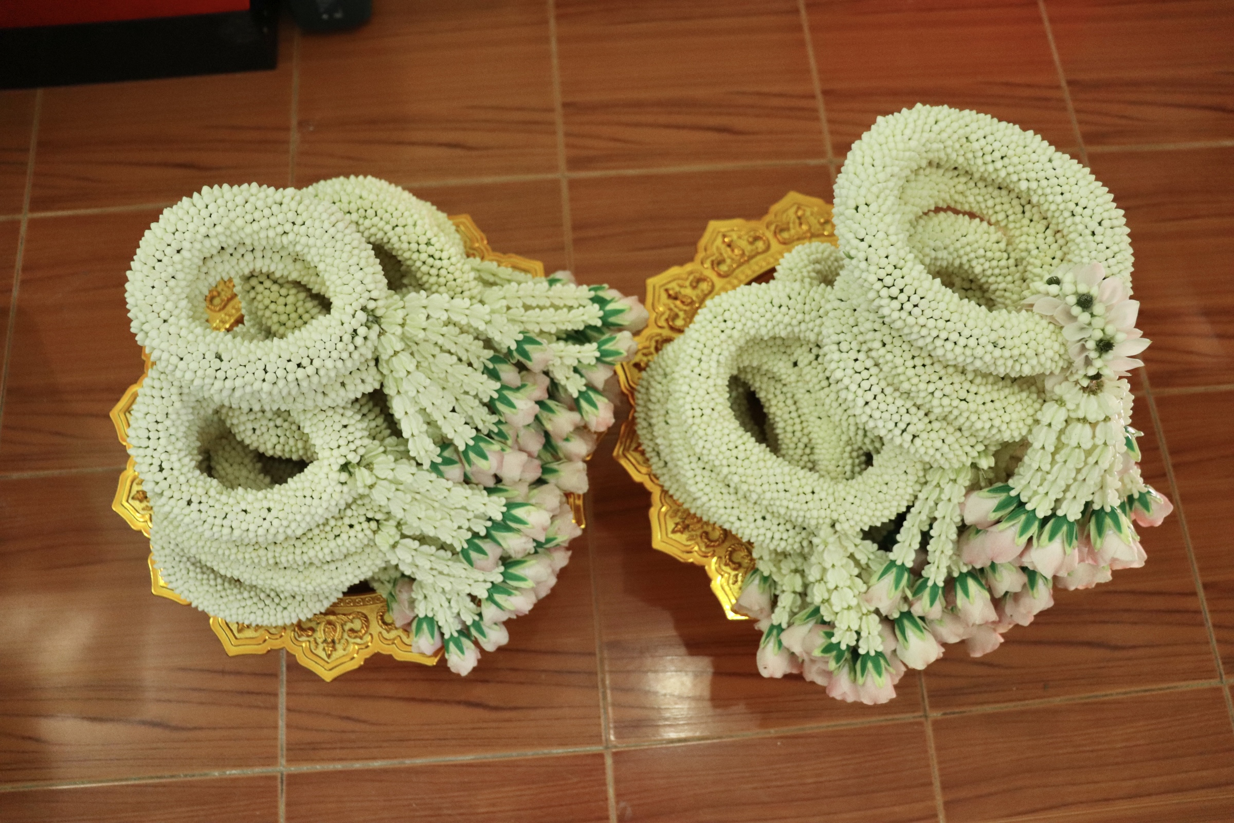 เครื่องบวชดอกไม้สด ชุดD11 (กรณีบวช2องค์)