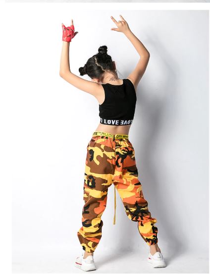 ชุดแดนซ์เซอร์ เสื้อสีดำ-กางเกงลายทหารสีส้ม