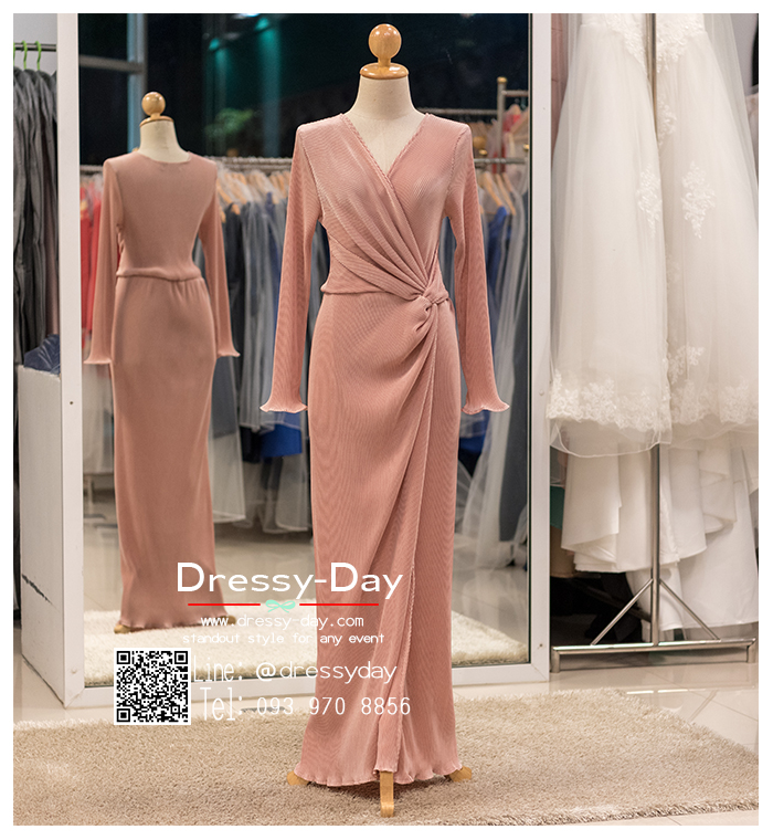 รหัส ชุดราตรียาว : PFL096 ชุดราตรียาว สีชมพู แขนยาว ผ่าหน้า คอวี สุดเซ็กซี่ เหมาะใส่ออกงานกลางคืน งานแต่งงาน งานกาล่าดินเนอร์ งานเลี้ยง งานพรอม งานรับกระบี่