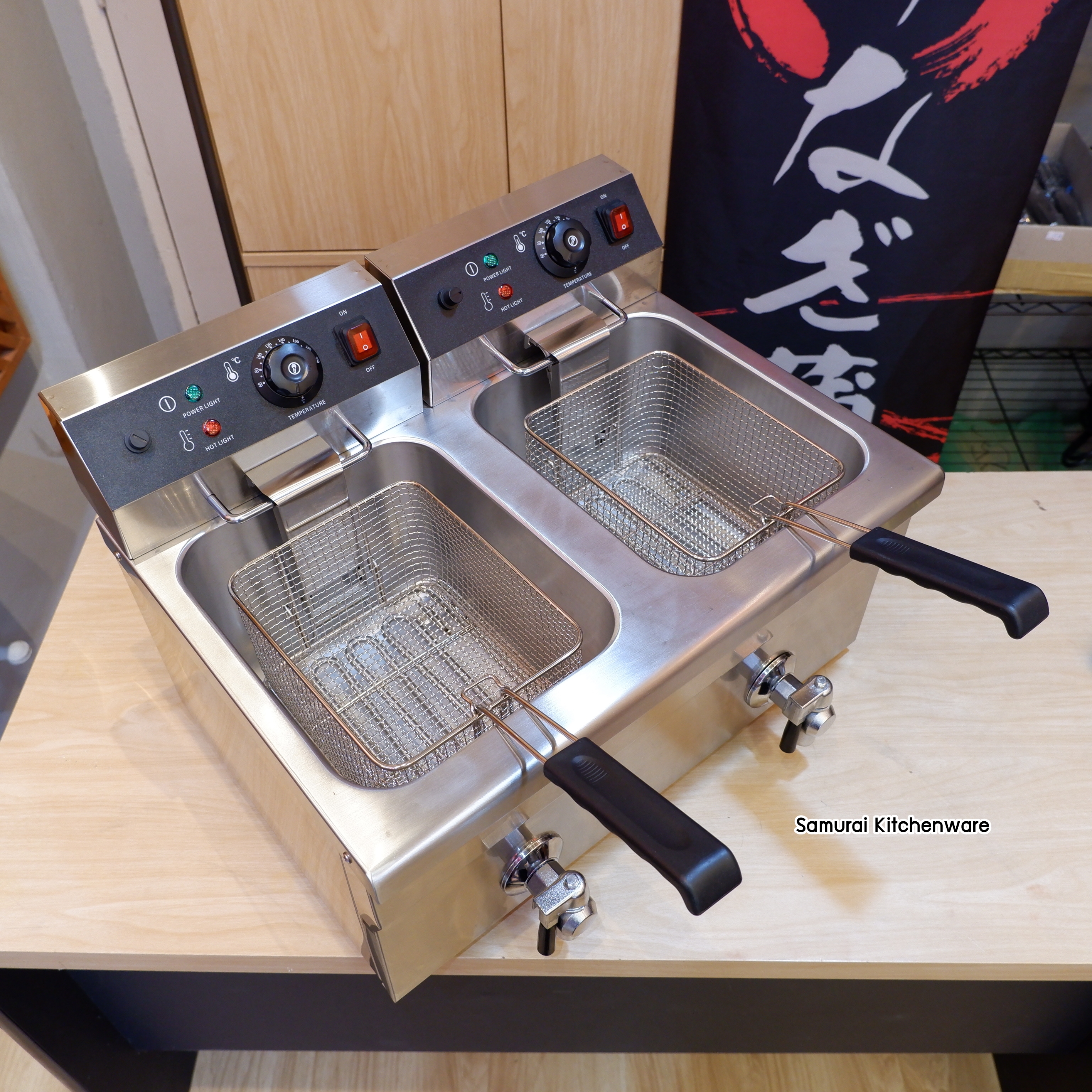 หม้อทอดไฟฟ้า พร้อมวาล์วถ่ายน้ำมัน (12+12 ลิตร)