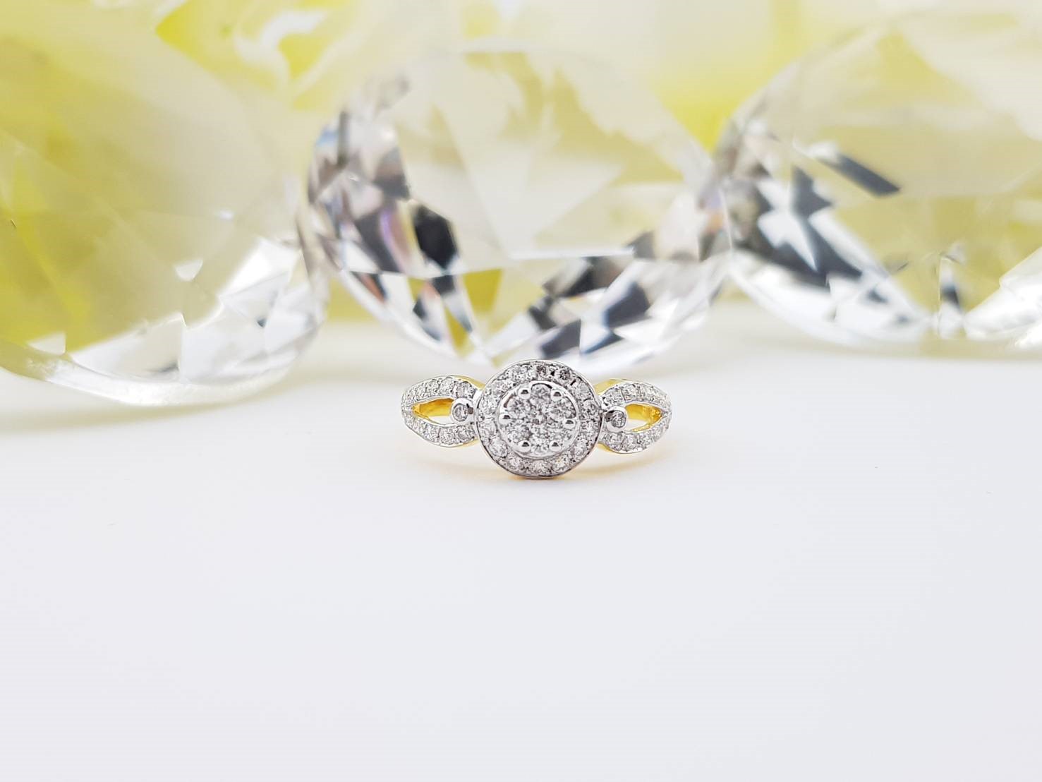 สั่งผลิตเพชรเบลเยี่ยมคัท แหวนแต่งงาน แหวนหมั้น ใส่เที่ยว ออกงาน แหวนทองคำ 18K เพชรแท้ 0.44 กะรัต 2.74 กรัม น้ำ 99 ราคาถูกมาก มีใบรับประกันค่ะ