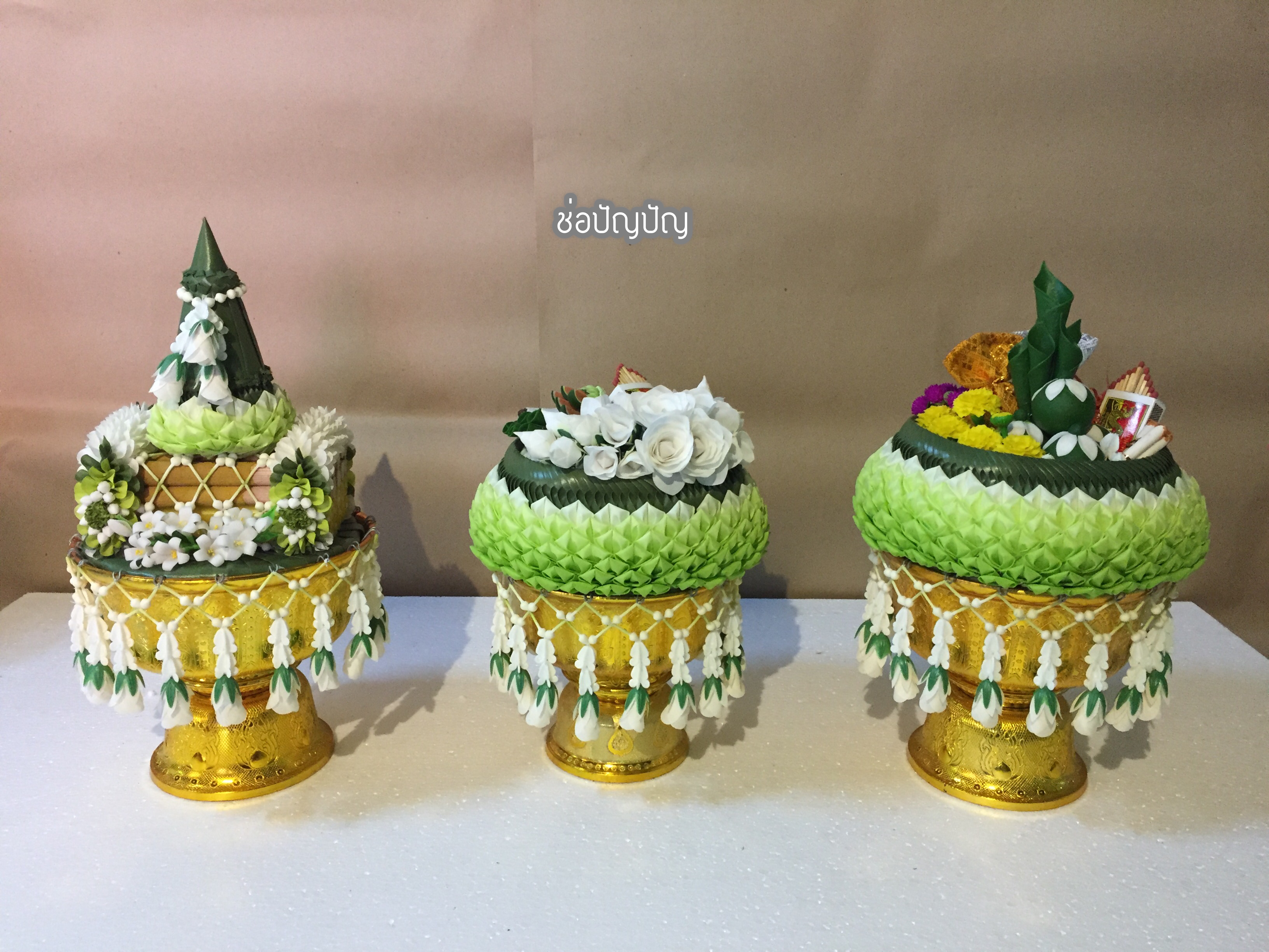 ขันหมากผ้า โทนขาวเขียว (7พานฝาชี1คู่)