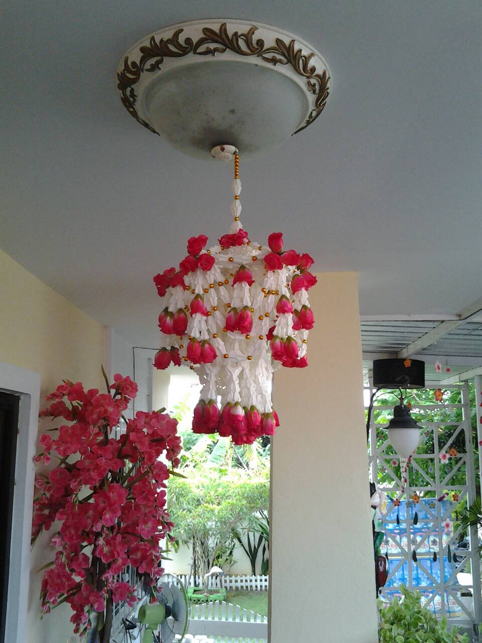 โคมแขวนดอกรักระย้า (ทรงพุ่มสั้น)