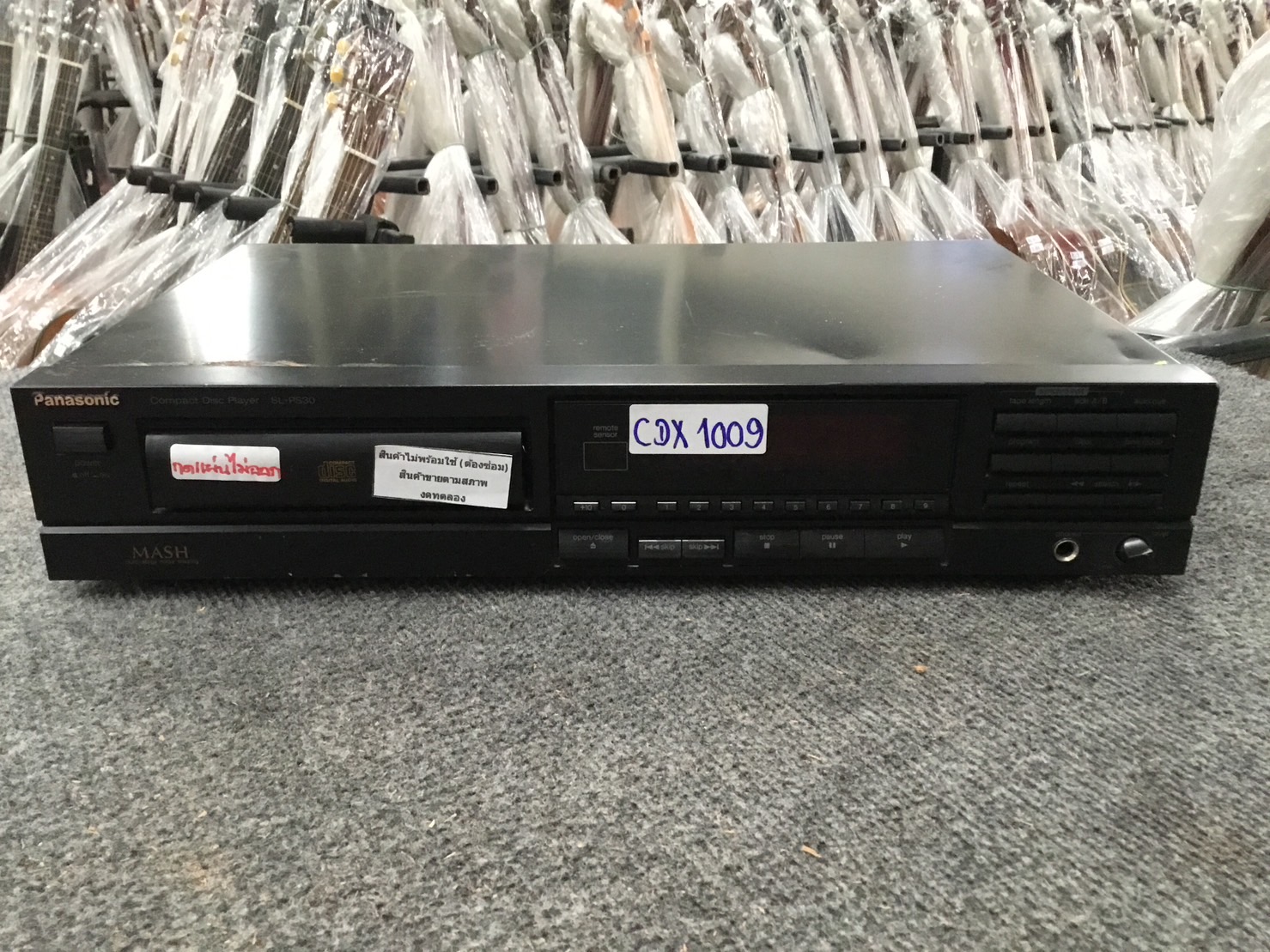 เครื่องเล่น CD PANASONIC SL-PS30 สินค้าไม่พร้อมใช้(ต้องซ่อม)