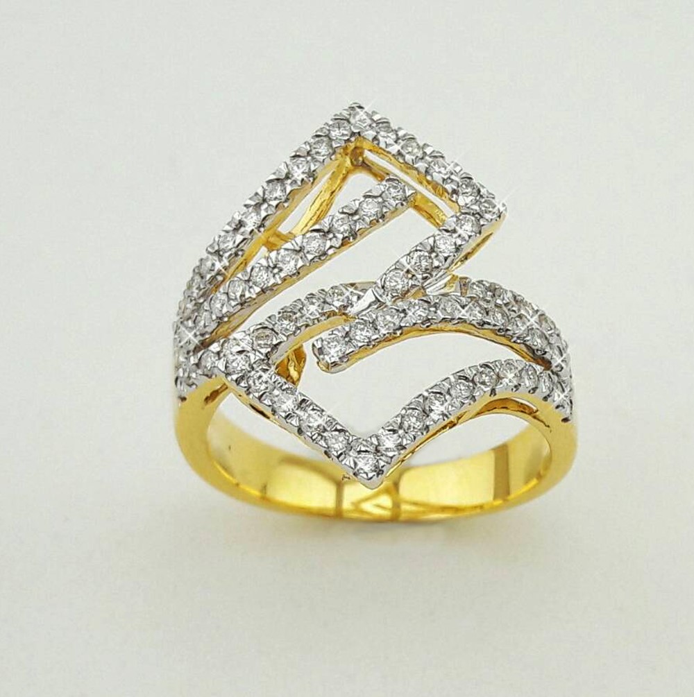 สั่งผลิตเพชรเบลเยี่ยมคัท แหวนแต่งงาน แหวนหมั้น ใส่เที่ยว ออกงาน แหวนทองคำ 18K เพชรแท้ 0.48 กะรัต 5.50 กรัม น้ำ 99 ราคาถูกมาก มีใบรับประกันค่ะ