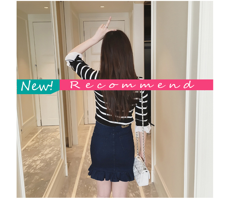 เสื้อยืดแฟชั่นลายริ้วขาวดำ คอกลม แขนสามส่วน ดีเทลแต่งโบว์ที่ปลายแขน ใส่เที่ยว หรือลำลอง สวยหวานน่ารักสไตล์เกาหลี