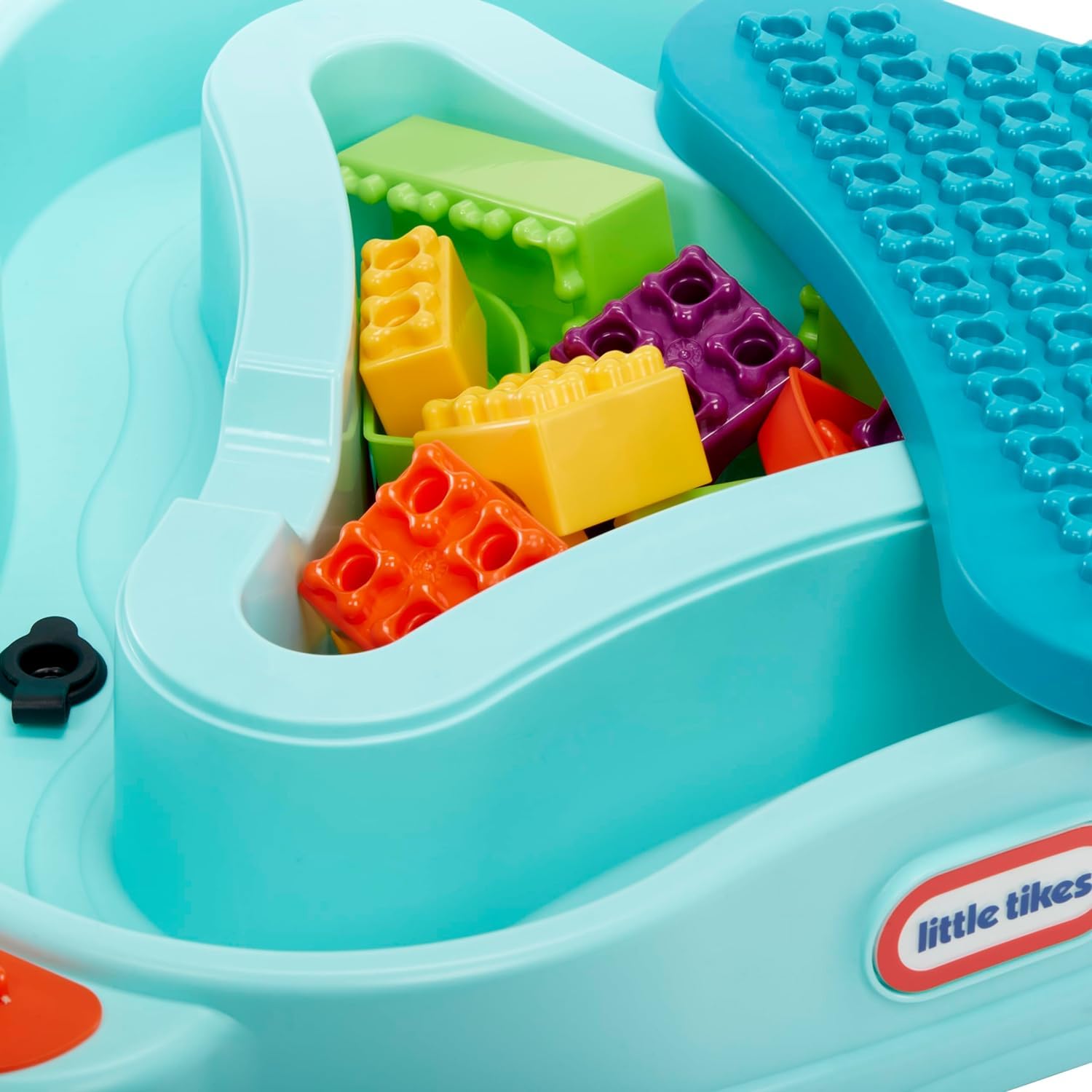 โต๊ะน้ำและโต๊ะต่อตัวต่อ Little Tikes Build & Splash - Water Table with 25-Piece Accessories