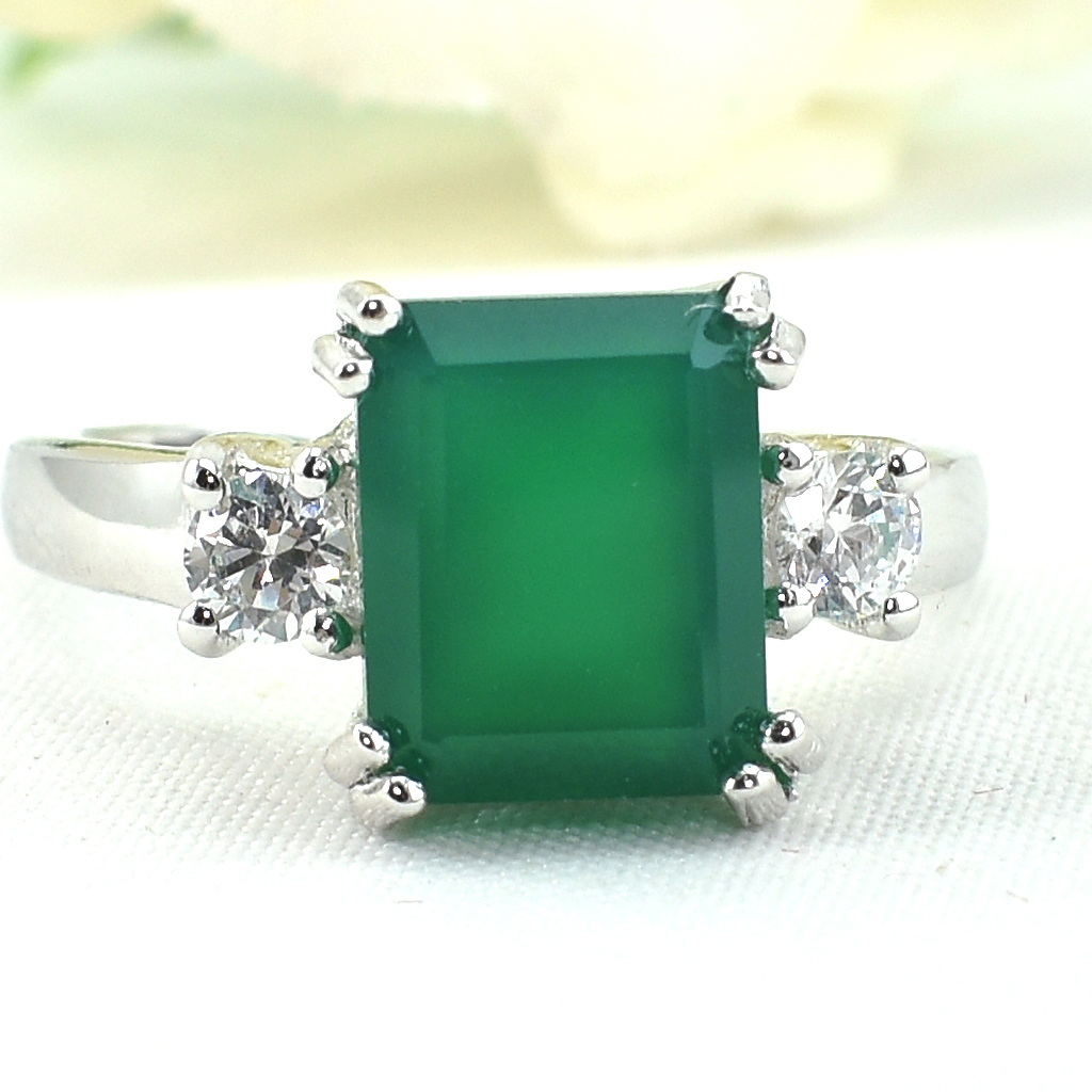 แหวนเงินแท้ราคาถูกชุบทองคำขาว พลอยแท้กรีนอะเกท 3.60 กะรัต เพชรCZ 0.50 กะรัต งานประณีตสวยงาม สั่งผลิตค่ะ