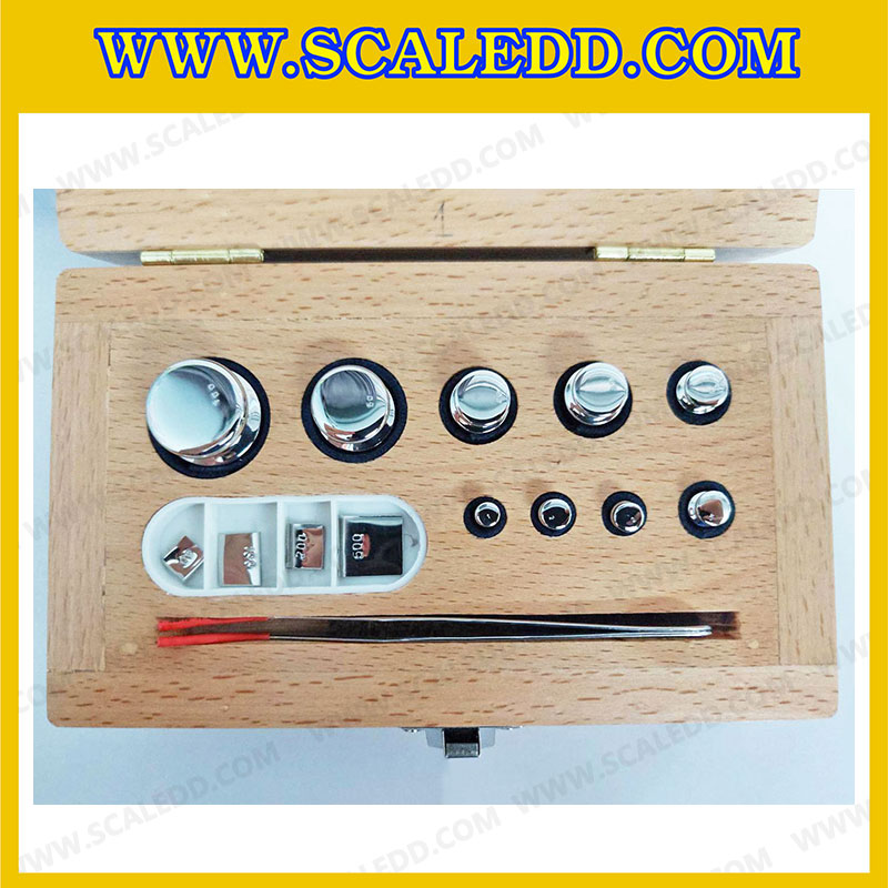 ตุ้มน้ำหนักสแตนเลสชุด 200g (Class F2) ชุดตุ้มน้ำหนักสแตนเลส 200g พร้อมกล่องไม้บุกำมะหยี่ ถุงมือ และผ้าเช็ดตุ้ม