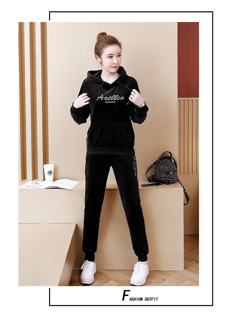 ชุดเซตกันหนาว เสื่้อ+กางเกงผ้ากำมะหยี่ รอบอกใส่ได้ตั้งแต่ 44-52 หน้าผ้า 52 นิ้วค่ะ กางเกงรอบเอว 34-46 สะโพก 44-54 นิ้วค่ะ ผ้าดี งานสวย คุ้มราคามากค่ะ