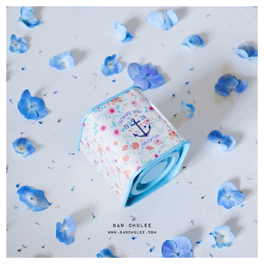 Blue Tin Money Box กระปุกออมสินสีฟ้า งานสังกะสี