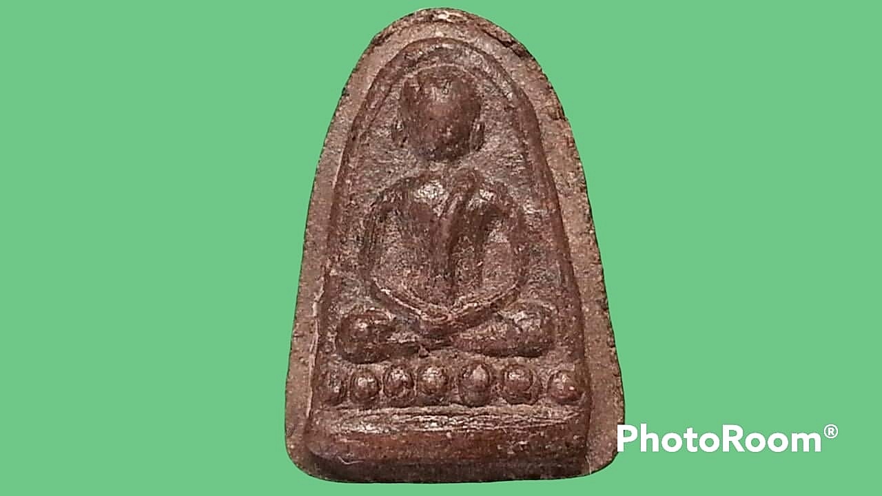 พระเพชรหลีก เจ้าคุณศรี วัดอ่างศิลา จ.ชลบุรี รุ่น 2 ปี 2506 เนื้อผงคลุกรัก หลังยันต์กระบองไขว้
