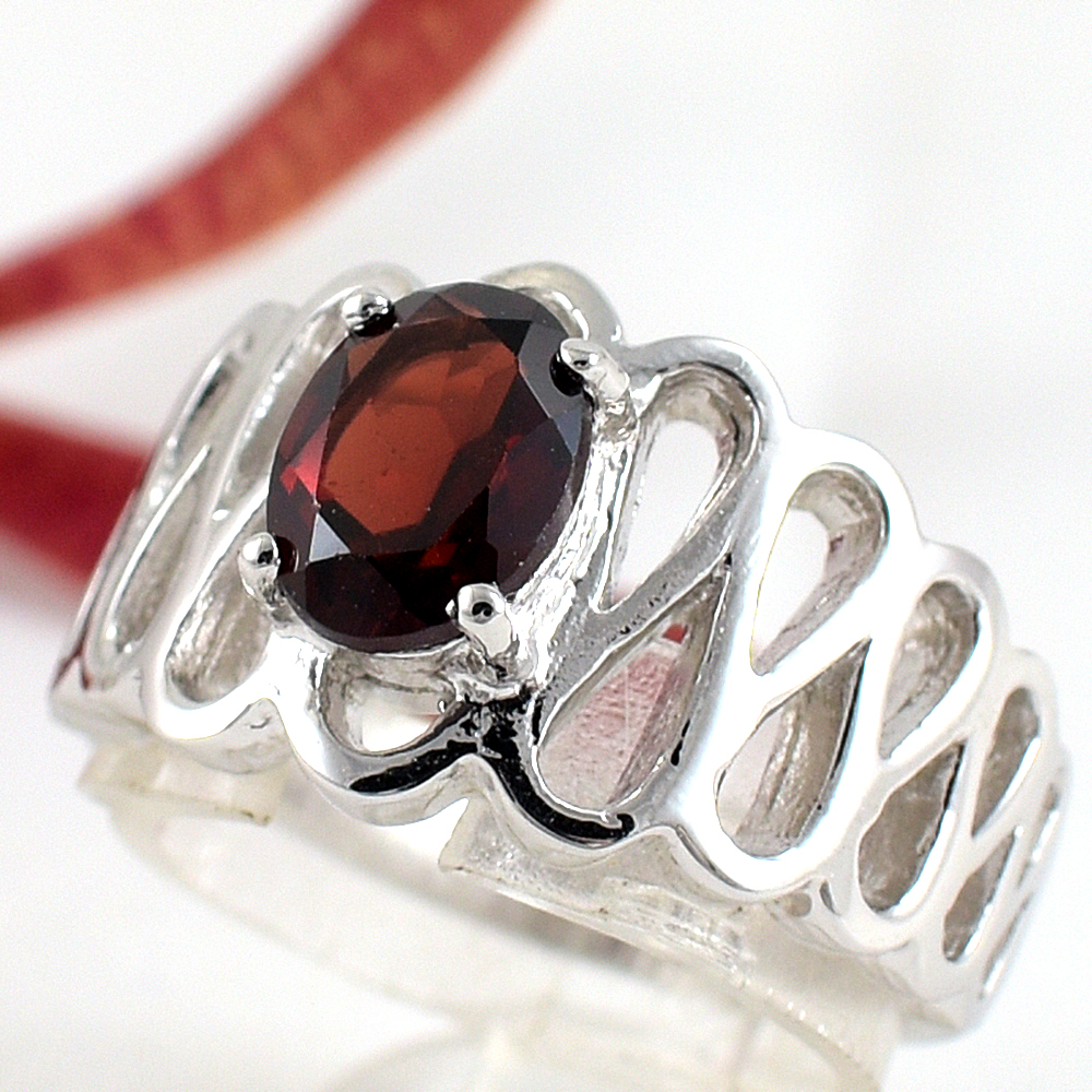 แหวนเงินแท้ราคาถูกชุบทองคำขาว โกเมนแท้ 1.40 กะรัต งานประณีตสวยงาม สั่งผลิตค่ะ