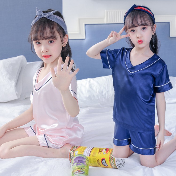 ชุดนอนเด็ก ผ้าซาติน คอวี