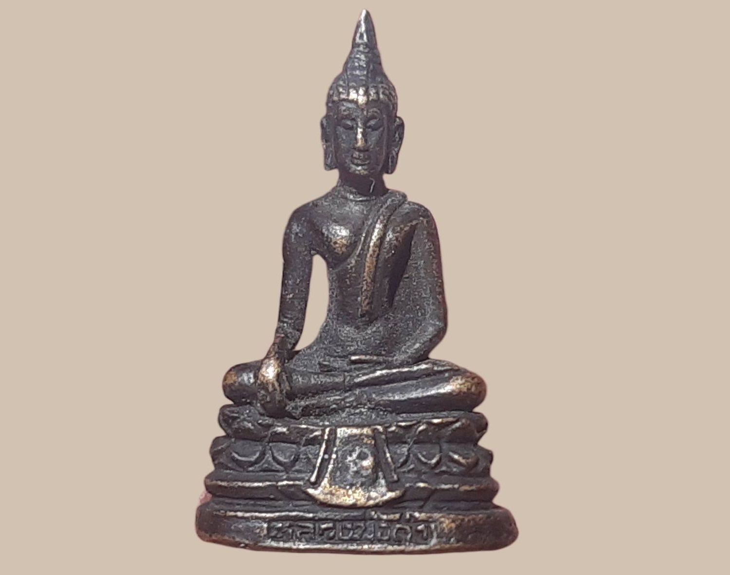 กริ่ง หลวงพ่อดำ วัดตะคร้ำเอน กาญจนบุรี เนื้อทองแดงรมดำ ก้นอุดกริ่งฝาโค๊ดอุ