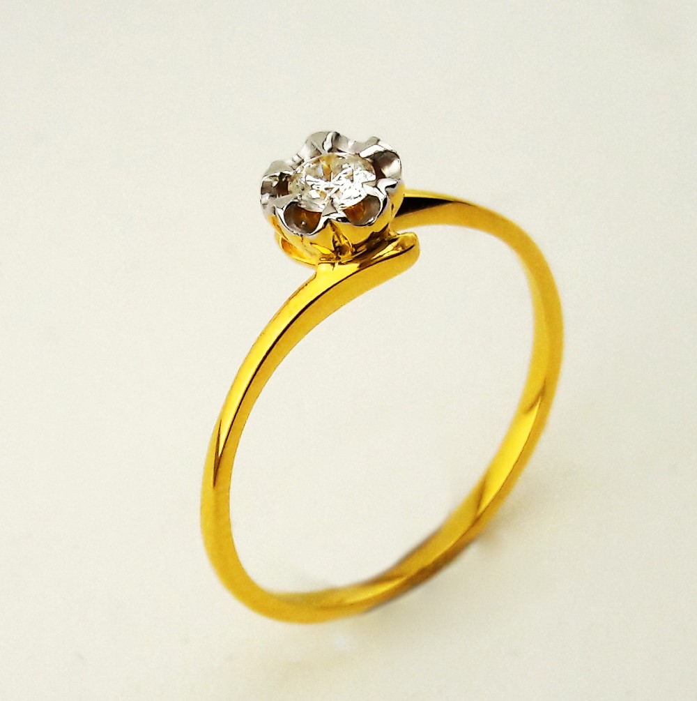 สั่งผลิตเพชรเบลเยี่ยมคัท แหวนแต่งงาน แหวนหมั้น ใส่เที่ยว ออกงาน แหวนทองคำ 18K เพชรแท้ 0.13 กะรัต 1.90 กรัม น้ำ 99 ราคาถูกมาก มีใบรับประกันค่ะ
