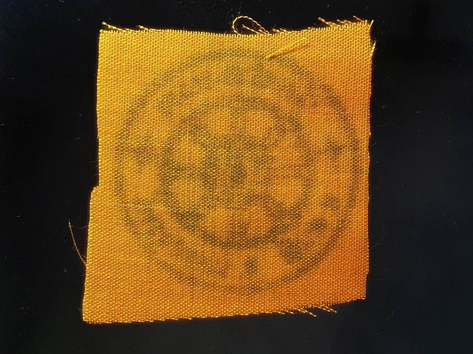 ผ้าจีวร หลวงพ่อพรหม วัดช่องแค จ.นครสวรรค์