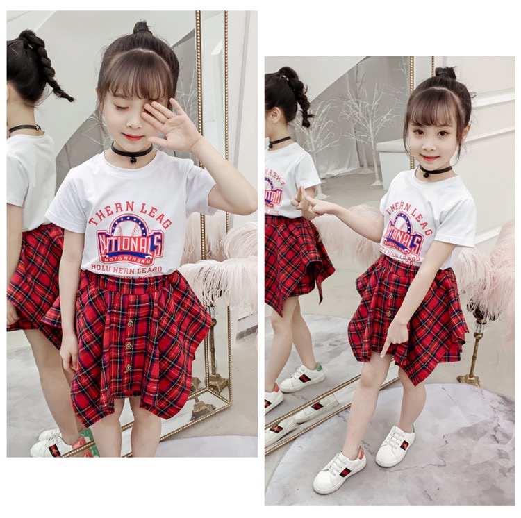 ชุดเต้น เสื้อแขนสั้นสีขาว+กางเกงสก๊อตแดง