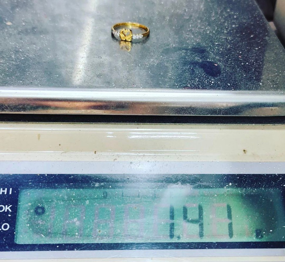 พร้อมส่งและสั่งผลิตแหวนเพชรหงส์คู่รูปหัวใจ แหวนแต่งงาน แหวนหมั้น ใส่เที่ยว ออกงาน แหวนทองคำ 9K เพชรเกสรแท้ 0.06 กะรัต 6 เม็ด ราคาถูกมาก ส่งฟรี