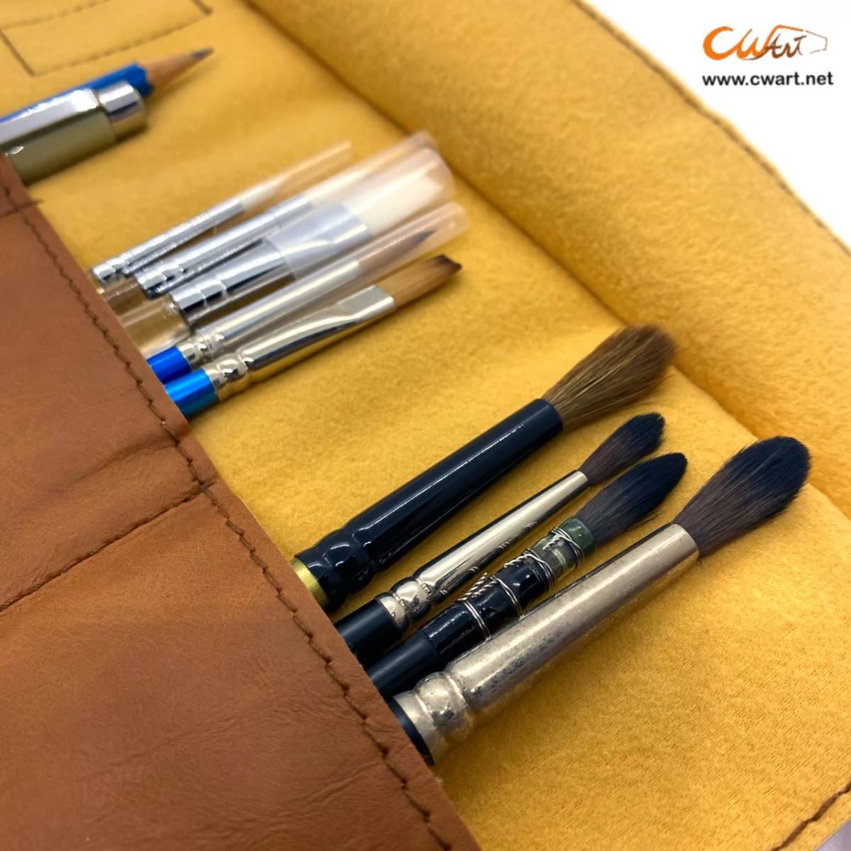 กระเป๋าหนังใส่พู่กันด้ามสั้น e-file