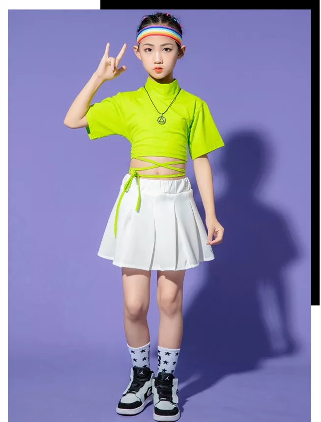ชุดเต้น ชุดแดนซ์ เสื้อแขนสั้น+กระโปรงสั้นสีขาว