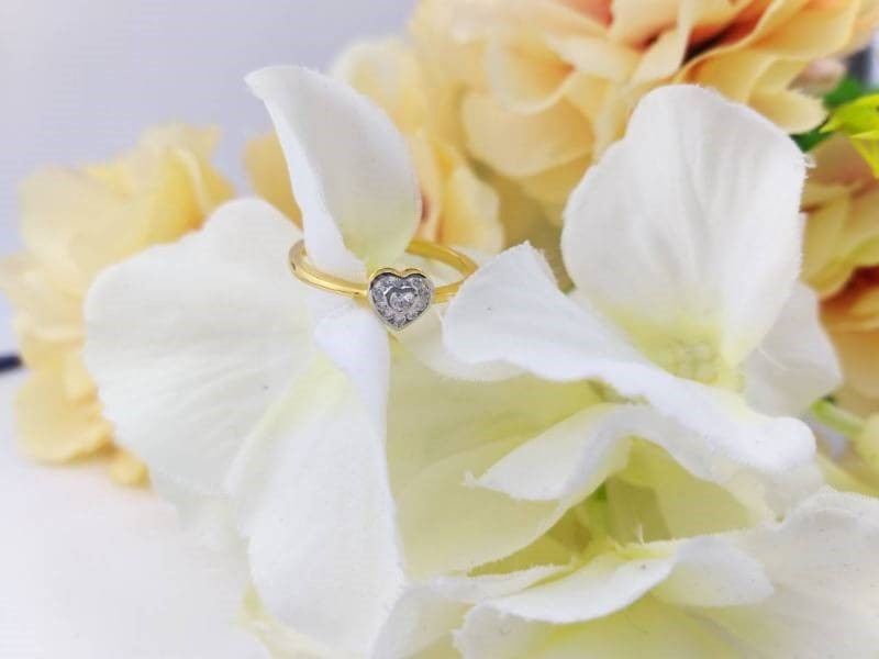 สั่งผลิตเพชรเบลเยี่ยมคัท แหวนแต่งงาน แหวนหมั้น ใส่เที่ยว ออกงาน แหวนทองคำ 18K เพชรแท้ 0.11 กะรัต 1.91 กรัม น้ำ 99 ราคาถูกมาก มีใบรับประกันค่ะ