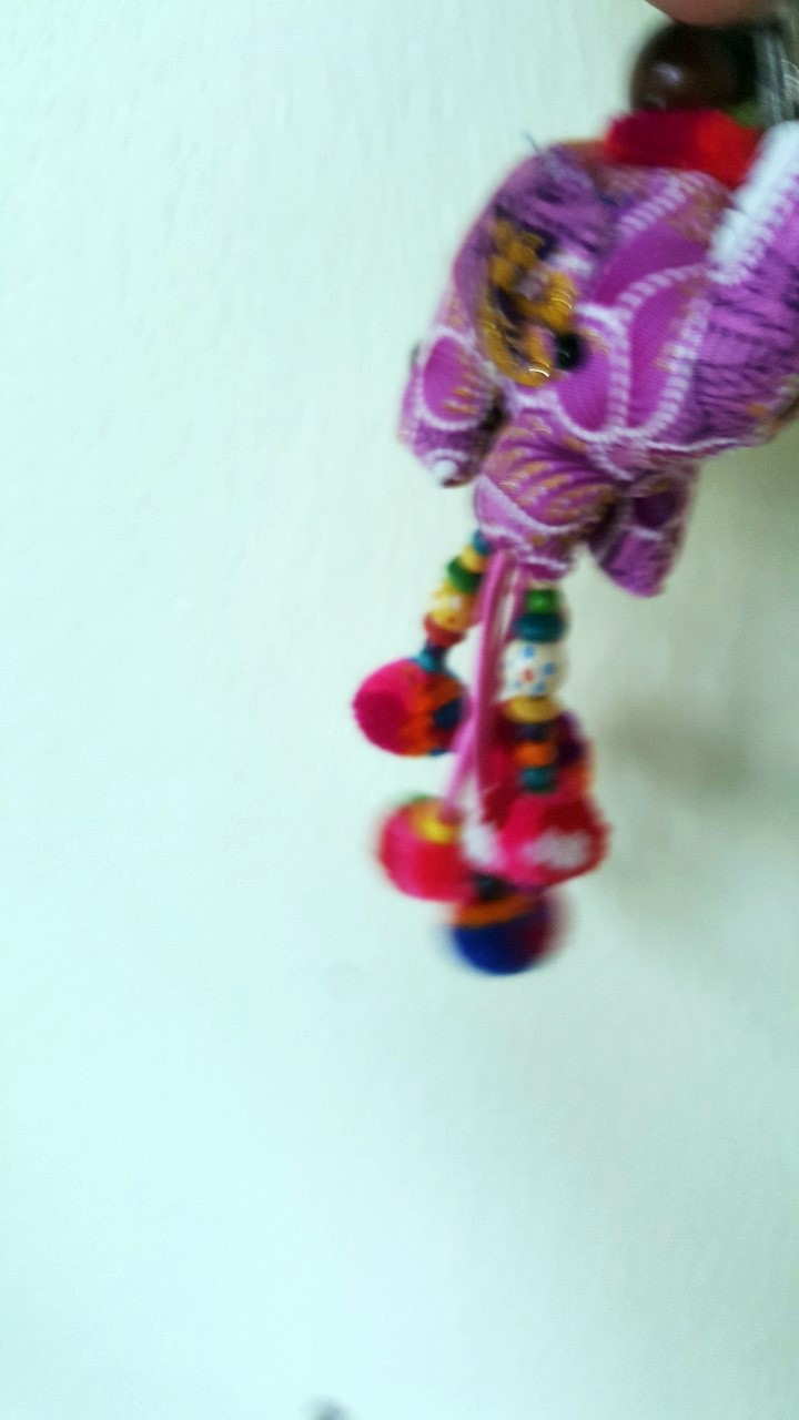 SIVAREE เศษผ้าตกแต่งเป็นรูปช้างห้อยพวงกุญแจ Upcycling Product ม่วง,เหลือง,แดง,เขียว กว้าง3นิ้วยาว3.5 นิ้ว