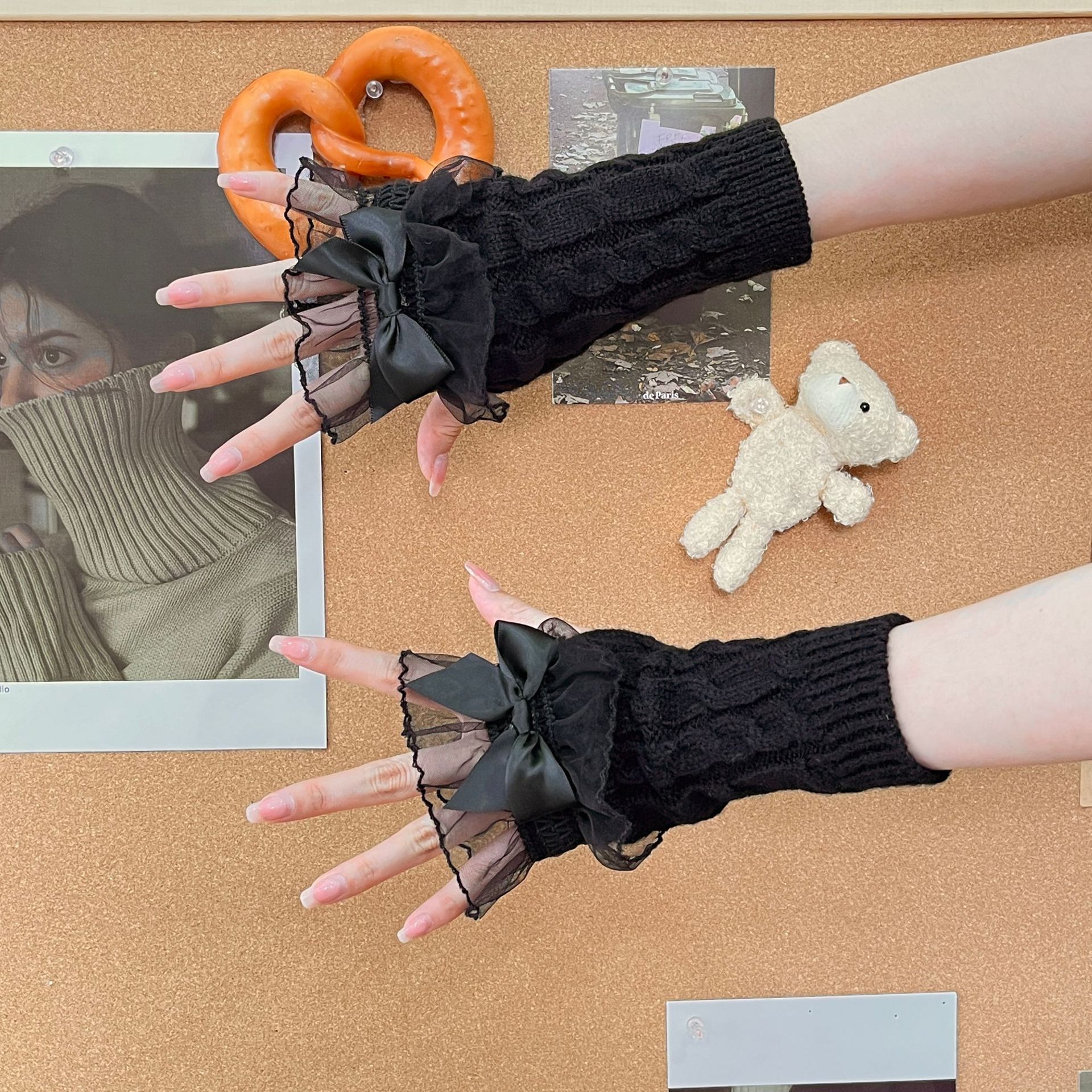 friendly4kid พร้อมส่ง ถุงเท้า ถุงมือ ปลอกแขน ปลอกขา พร๊อพเสริมชุด มีลายมากกว่าหน้าปก