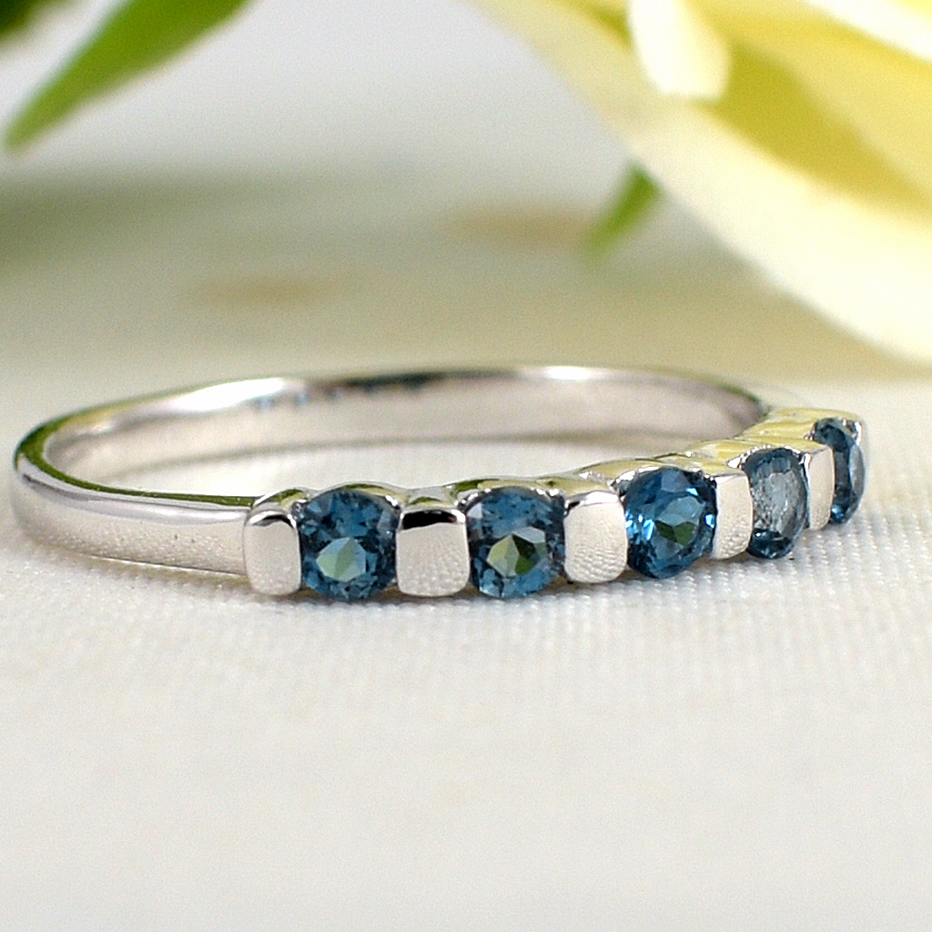 แหวนเงินแท้ราคาถูกชุบทองคำขาว ลอนดอนบลูโทปาซแท้ 0.55 กะรัต งานประณีตสวยงาม สั่งผลิตค่ะ