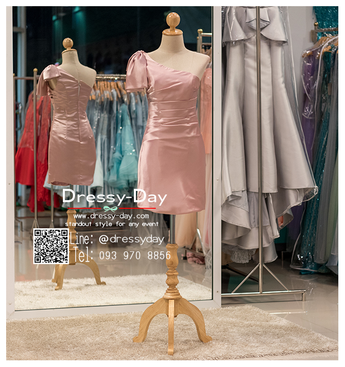 รหัส ชุดราตรีสั้น :PF140 ชุดราตรีสั้นผ้าซาติน เดรสออกงานไหลเฉียง ชุดไปงานแต่งงานสีชมพูกลีบบัว ชุดแซกงานสวยมาก แบบประดับโบว์เพิ่มความน่ารัก