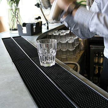 ยางรองแก้วสำหรับบาร์เหล้า สีดำ ขนาด 3.25 x 24 นิ้ว ( Bar mat )