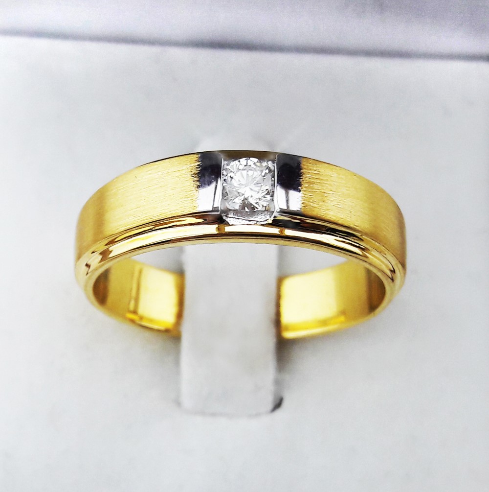 สั่งผลิตเพชรเบลเยี่ยมคัท แหวนแต่งงาน แหวนหมั้น ใส่เที่ยว ออกงาน แหวนทองคำ 18K เพชรแท้ 0.14 กะรัต 7.50 กรัม น้ำ 99 ราคาถูกมาก มีใบรับประกันค่ะ