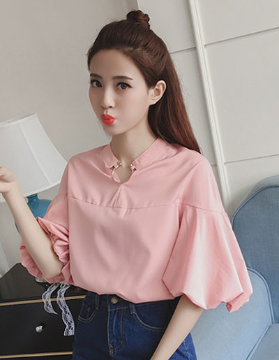 เสื้อแฟชั่นคอวี แขนดีไซน์พองๆ ใส่ห่วงคอเสื้อสุดเก๋ รหัส 1595-สีชมพู
