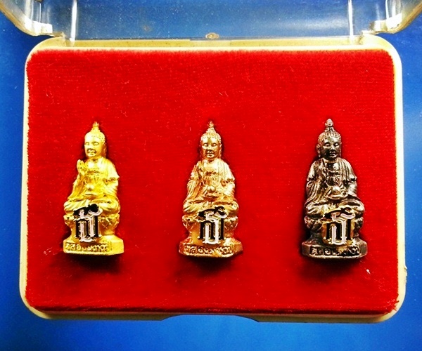 รูปหล่อ พระศรีศากยมุนี (พระยูไล) วัดมังกรกมลาวาส (เล่งเน่ยยี่) กรุงเทพมหานคร ชุด 3 เนื้อ กล่องเดิม