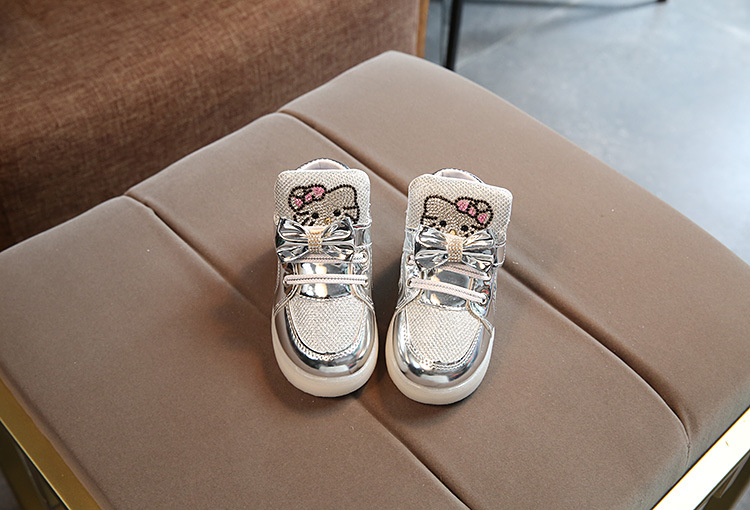 รองเท้าผ้าใบ คิตตี้้ มีไฟ