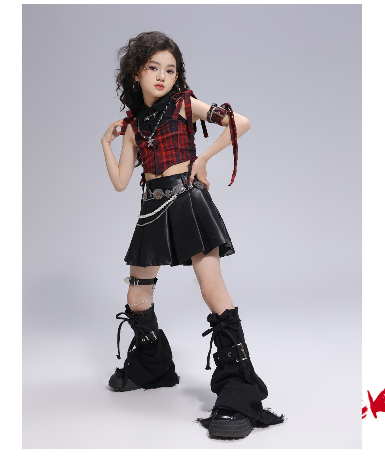 ชุดเต้น เซ็ตเสื้อปาดไหล่ พร้อมปลอกแขน โทนลายสก๊อต ดำแดง