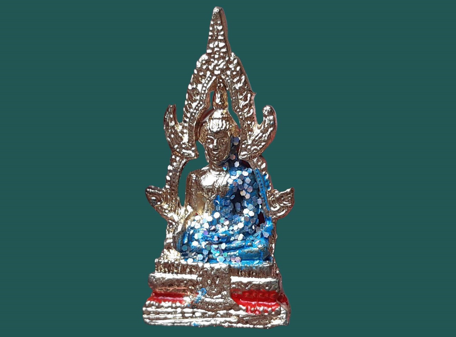 รูปเหมือนหล่อ สมเด็จ องค์ปฐม วัดโขงขาว จ.เชียงใหม่ หลวงพ่อฤาษีลิงดำ วัดท่าซุง เนื้อตะกั่วชุบทองโรยกากเพชร ขนาด 2 x 3.7 cm.