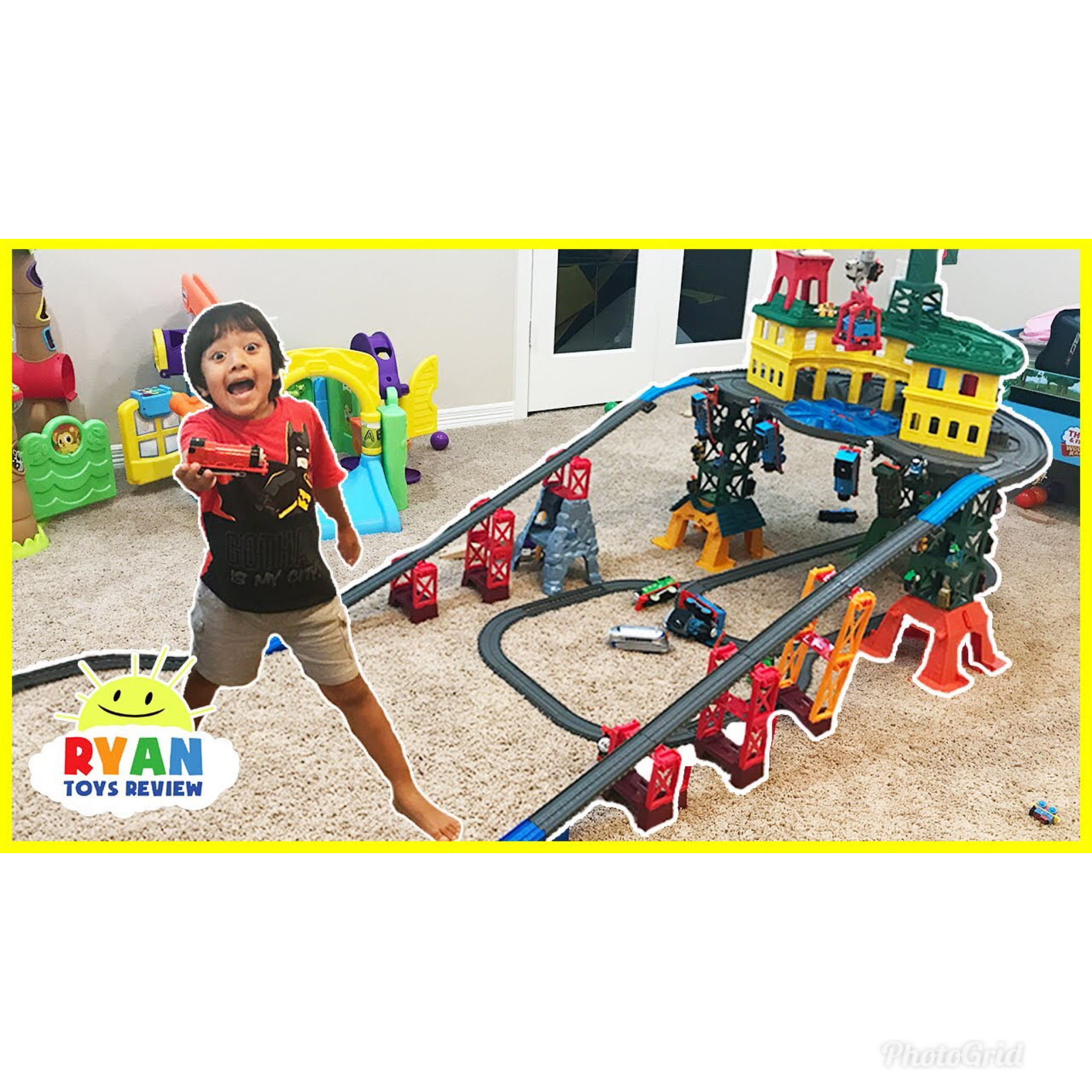 Thomas & Friends Super Station Railway Train Track Set
